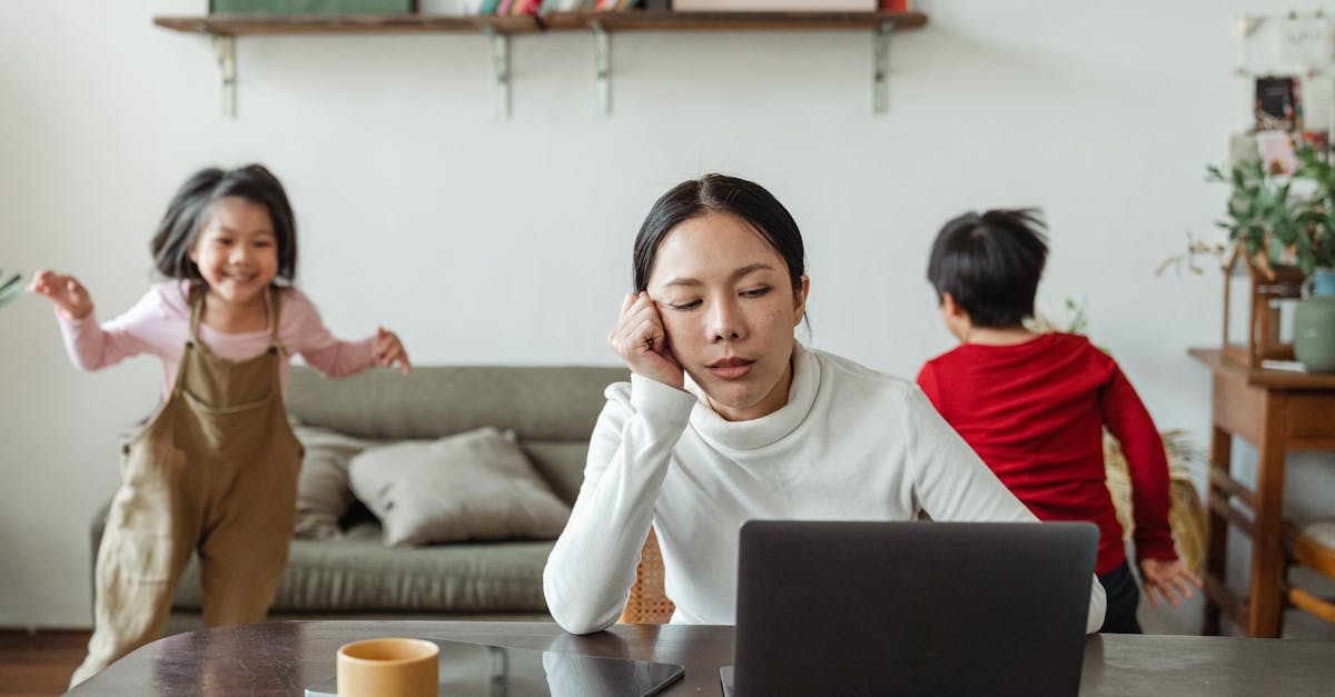 découvrez des stratégies efficaces pour réduire l'anxiété et améliorer votre bien-être mental. apprenez des techniques simples et praticables pour gérer le stress au quotidien et retrouver votre sérénité.
