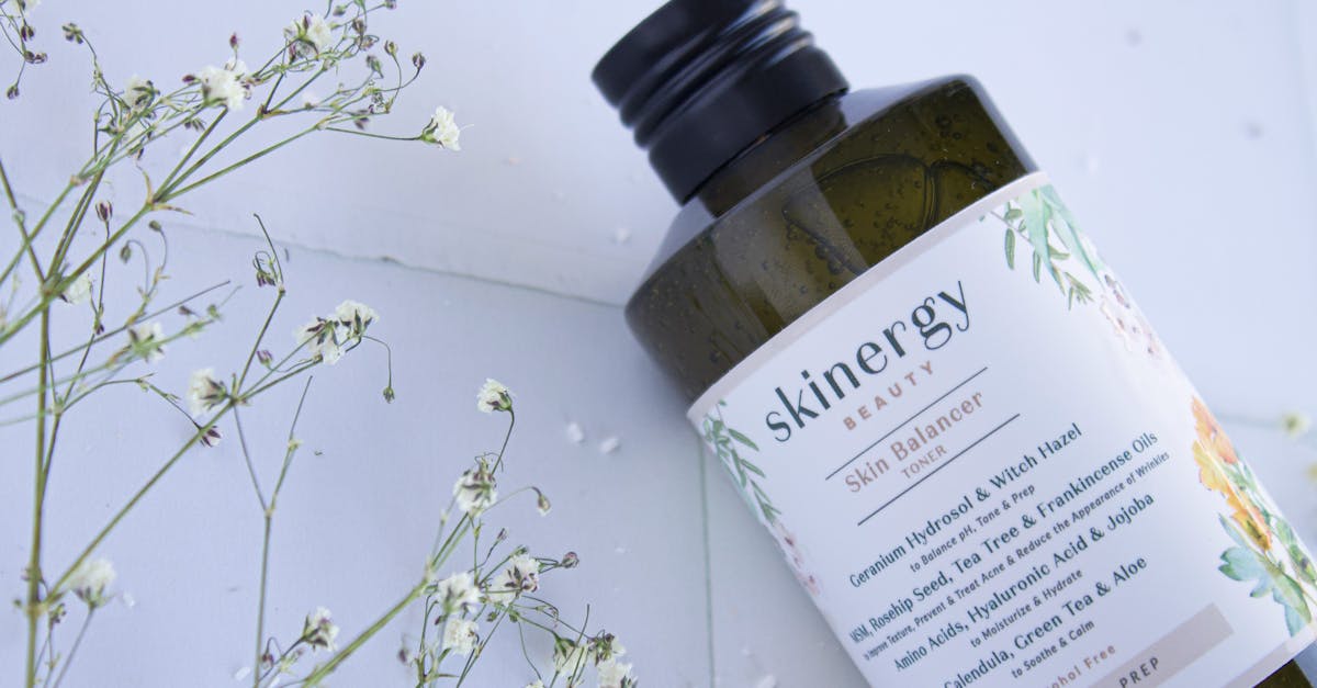 découvrez l'acide hyaluronique, un ingrédient essentiel pour hydrater et repulper votre peau. apprenez ses bienfaits, ses applications en soins de la peau et comment intégrer ce sérum miracle dans votre routine beauté pour un teint éclatant et rajeuni.