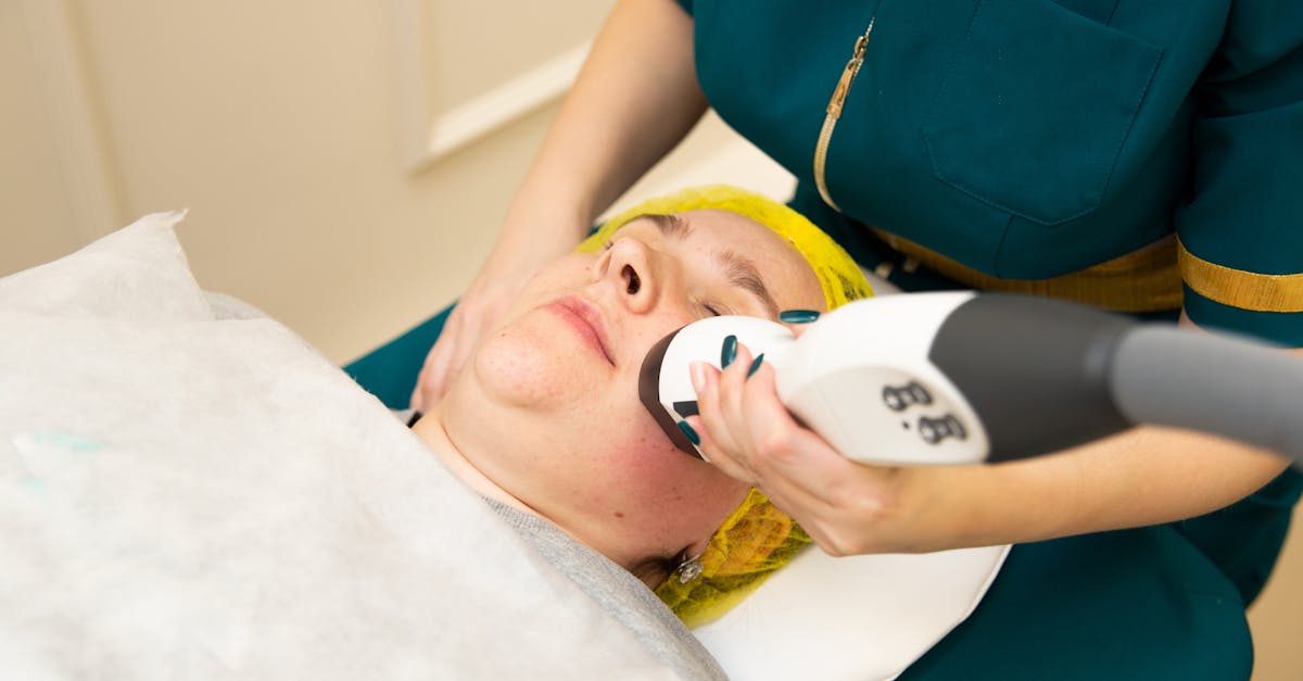découvrez les avancées de la dermatologie au laser pour traiter divers problèmes de peau. obtenez des résultats efficaces et durables grâce à des techniques modernes et des soins personnalisés.