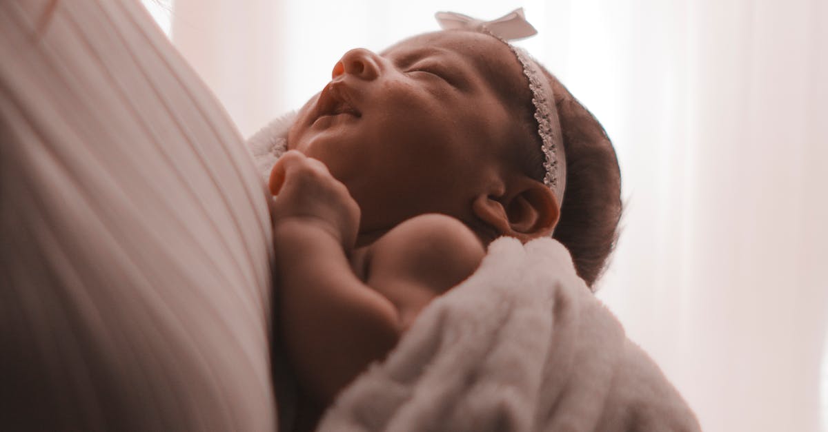 découvrez des conseils et astuces pour aider votre bébé à mieux dormir. apprenez les techniques éprouvées pour instaurer des routines apaisantes, favoriser le sommeil de votre enfant et profiter de nuits tranquilles. offrez à votre bébé le repos dont il a besoin et améliorez votre qualité de vie.