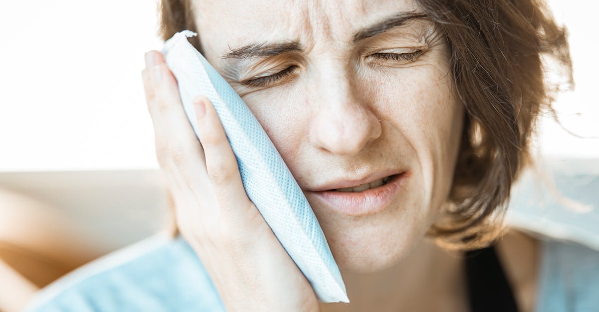 découvrez les meilleurs traitements pour soulager les boutons de fièvre. apprenez à reconnaître les symptômes et à choisir les solutions efficaces pour une guérison rapide, tout en prévenant les futures poussées.