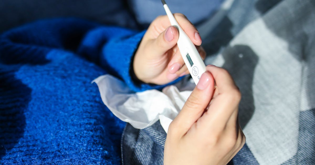 découvrez tout sur la fièvre dentaire : ses causes, symptômes, traitements et conseils pour soulager la douleur dentaire. informez-vous pour mieux gérer votre santé bucco-dentaire.