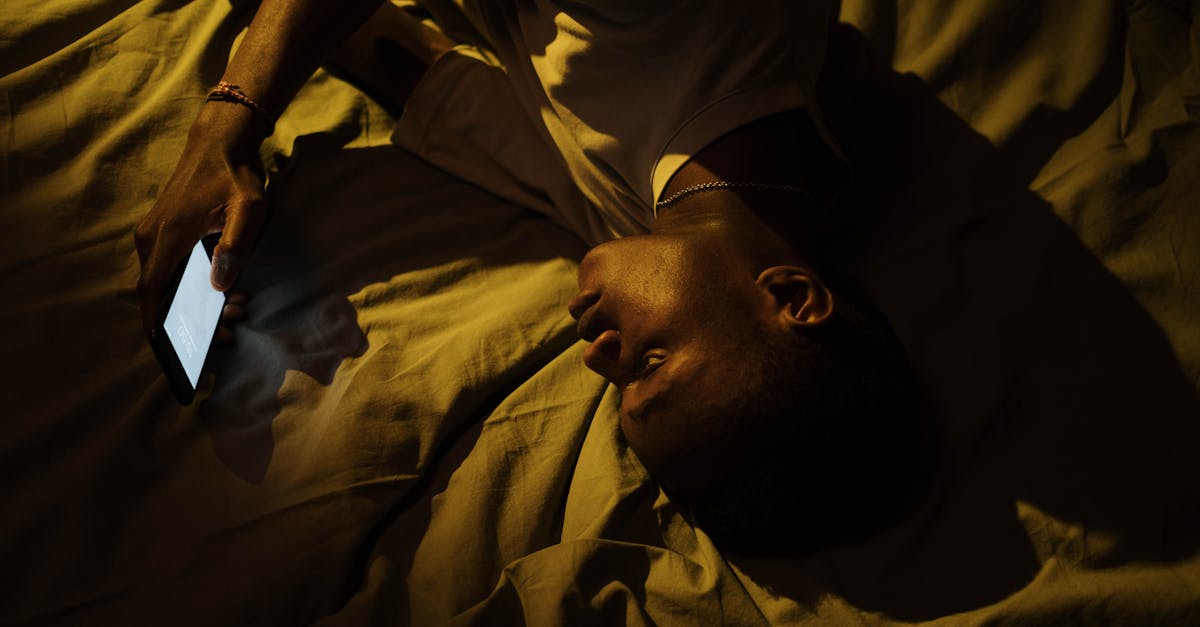 découvrez des solutions naturelles et efficaces pour combattre l'insomnie. améliorez la qualité de votre sommeil grâce à des conseils pratiques, des remèdes et des stratégies adaptées pour retrouver des nuits paisibles et réparatrices.