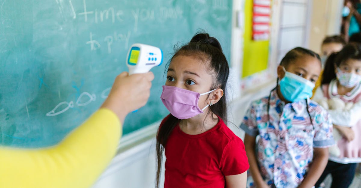 découvrez l'importance de la santé scolaire pour le bien-être des élèves. apprenez des stratégies efficaces pour promouvoir une vie saine à l'école et favoriser un environnement d'apprentissage positif.