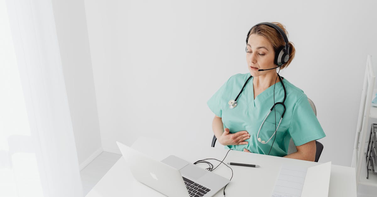 découvrez le service de téléconsultation : consultez un médecin à distance, bénéficiez d'un suivi personnalisé et accédez à des soins de santé rapidement et facilement, où que vous soyez.