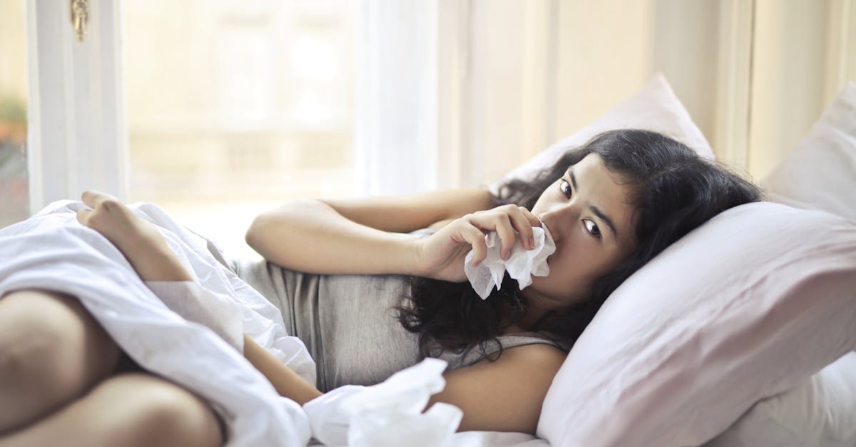 découvrez tout sur la fièvre vesperale : causes, symptômes, traitements et conseils pour la gérer efficacement. renseignez-vous sur cette affection et préservez votre santé.